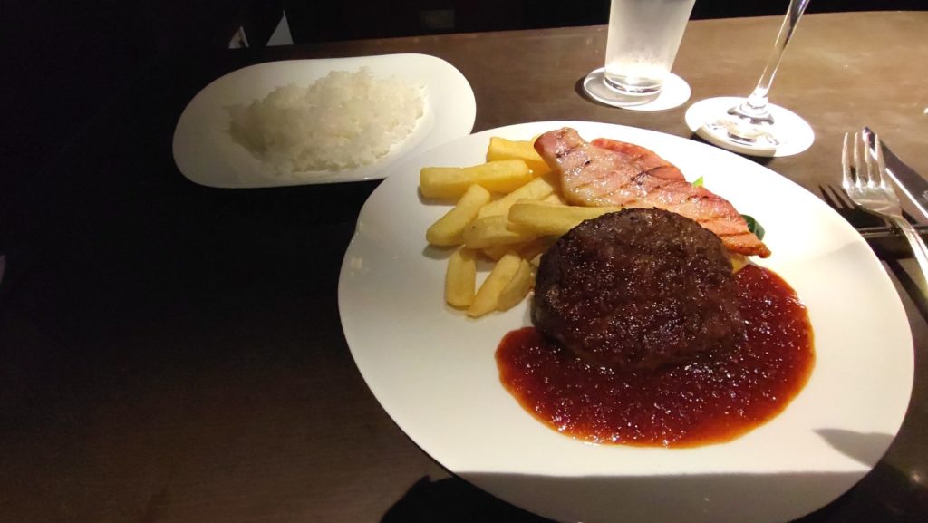 仙台牛のハンバーグステーキ　グリルベーコン添え（和風ソース）＆ライス