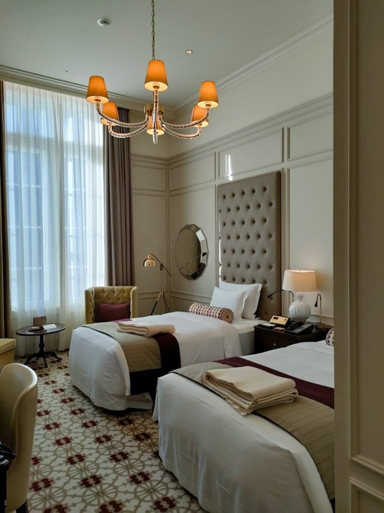 天井高3.7mの広々空間（パレスサイド）