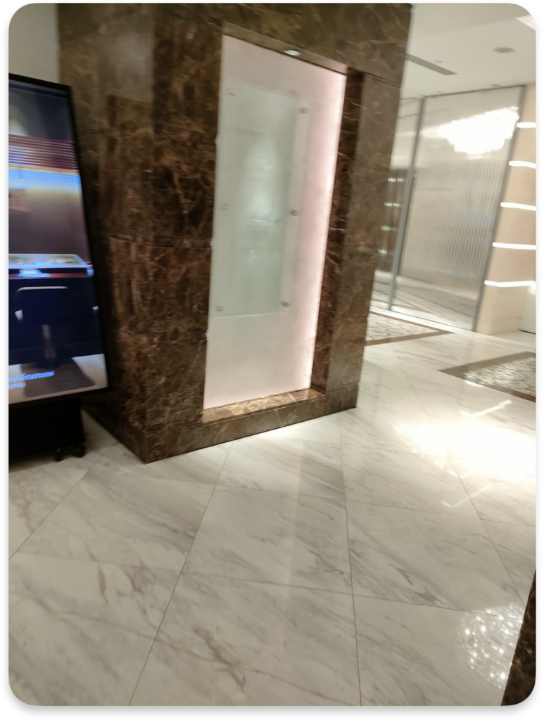 カメリアの看板