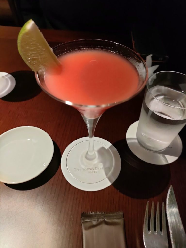 カクテルはもはや芸術（写真はモクテル）