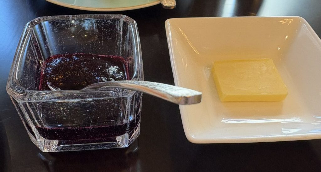 ブルーベリーソースとバター