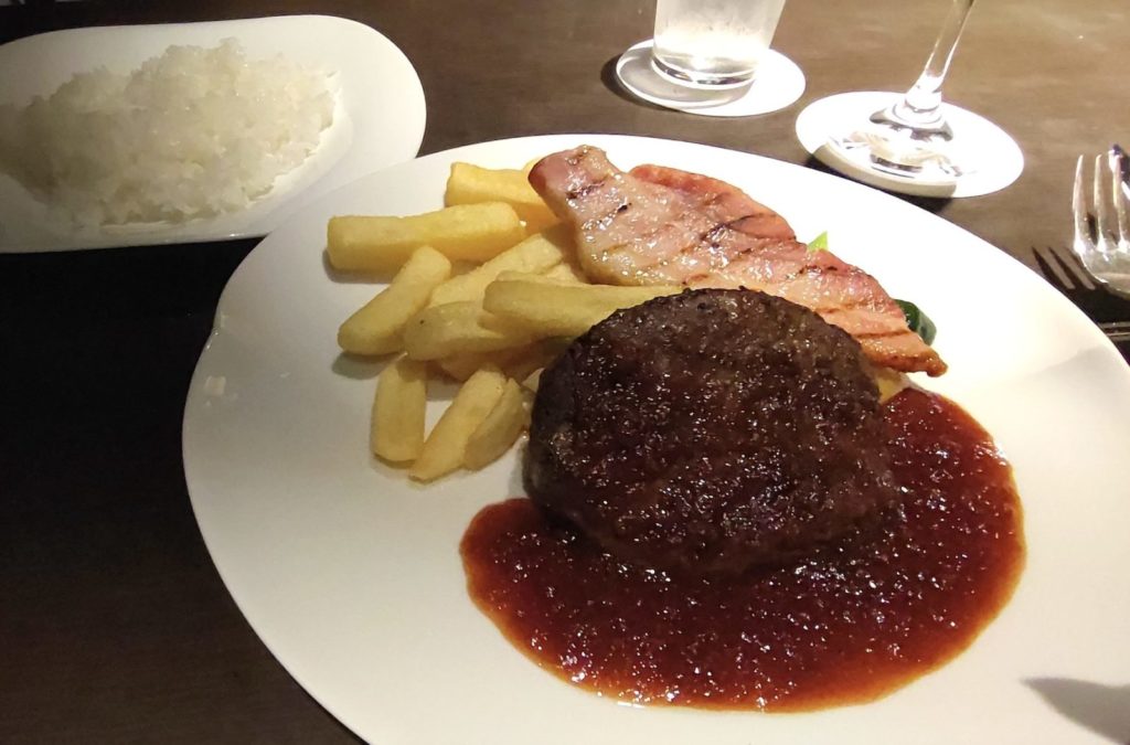 仙台牛のハンバーグステーキ グリルベーコン添え