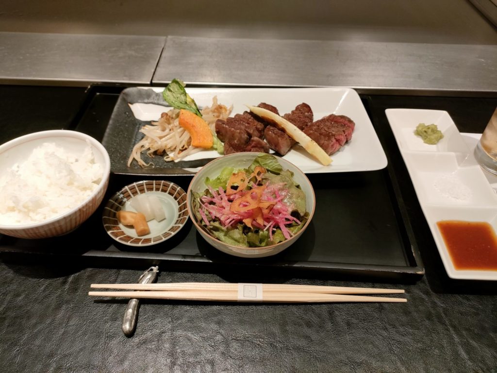 和牛ステーキ膳の全貌