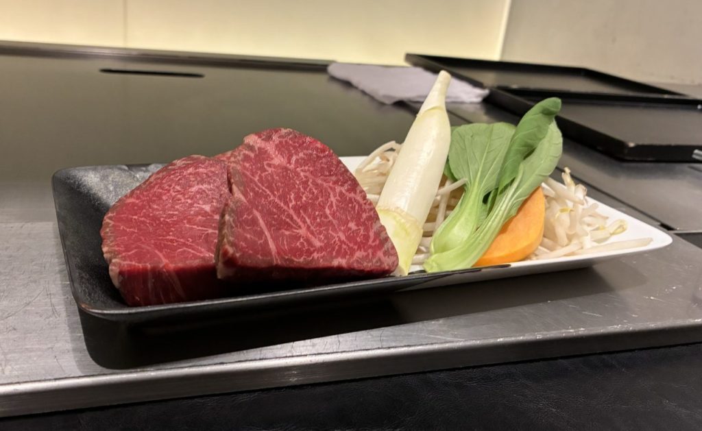 調理前の肉と野菜（2人分）