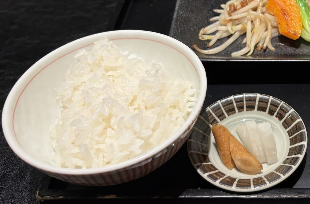 つや姫と香の物